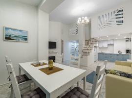 4-комнатный пентхаус с большим балконом в центре Адлера, 300 метров от пляжа.